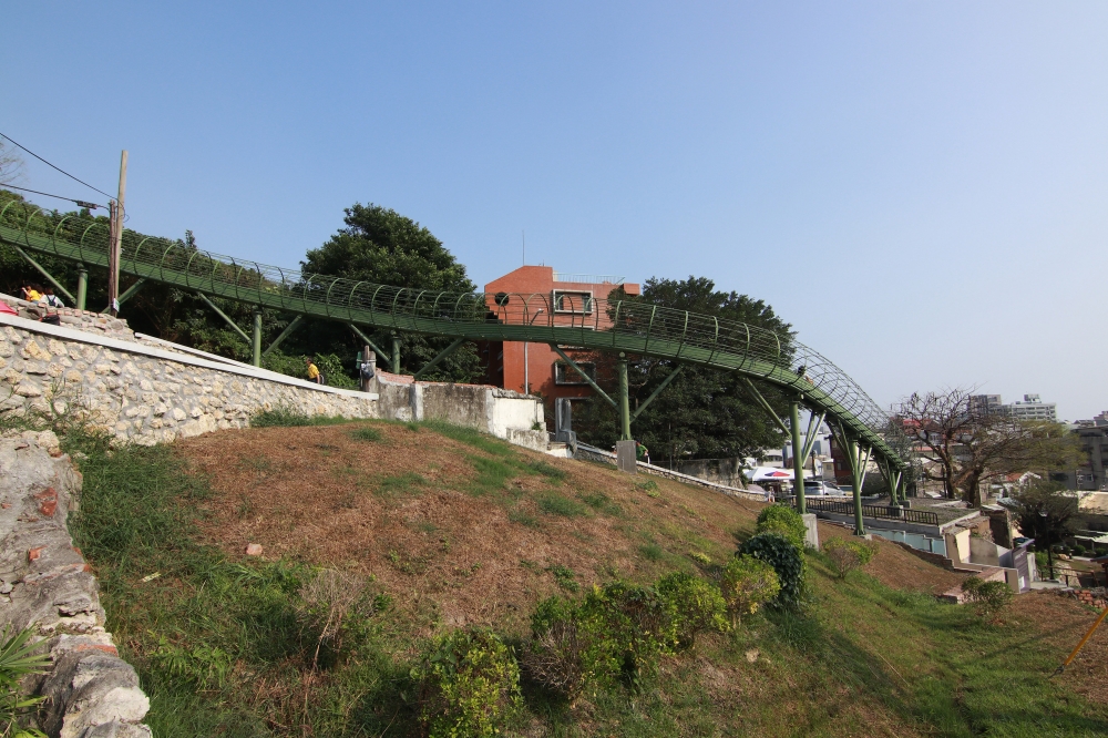 登山街60巷｢歷史場域及時空廊道溜滑梯｣